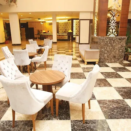 Hotel Throne & Side
