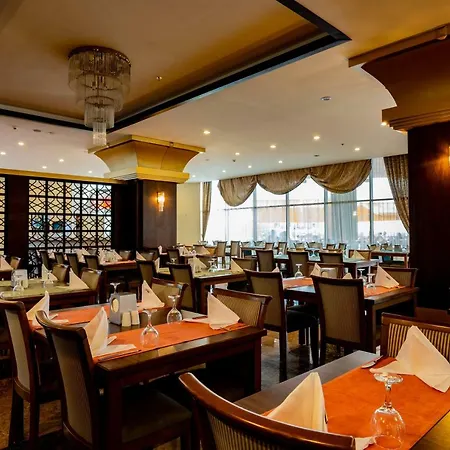 Throne & Hotel 5*
