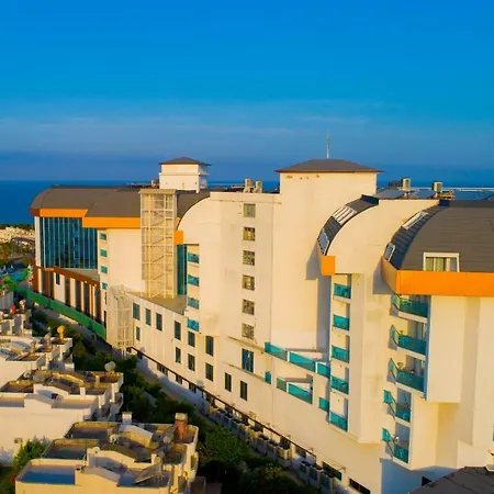 Throne & Hotel 5*