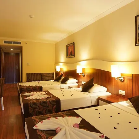 Throne & Hotel 5*